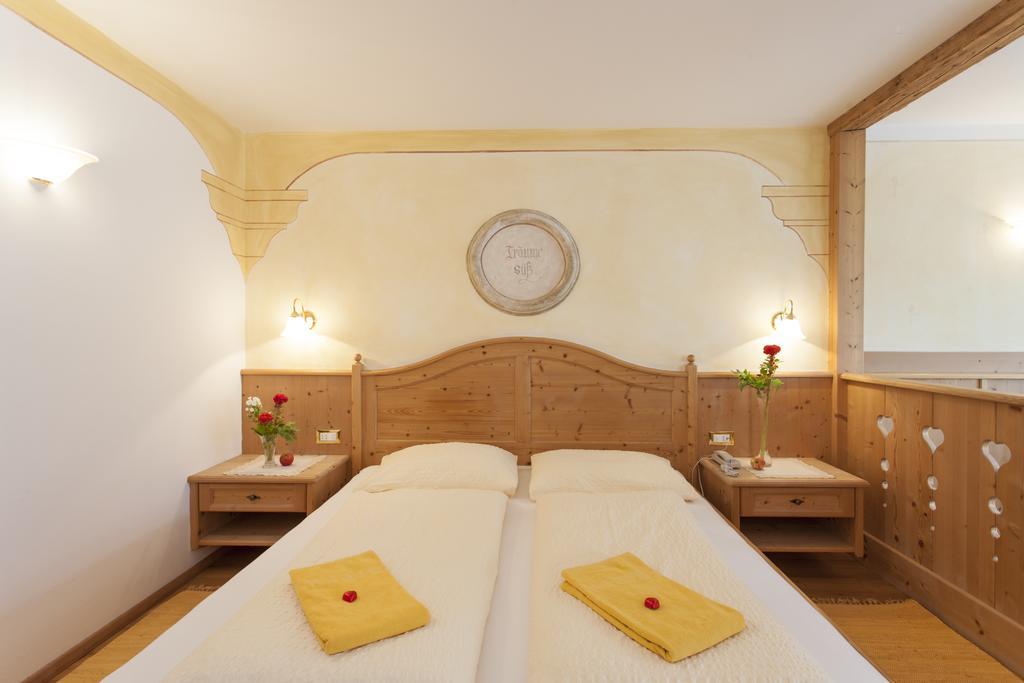 Landhotel Tharerwirt Olang Rum bild
