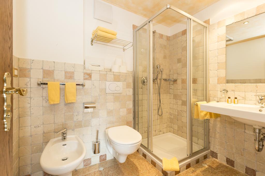 Landhotel Tharerwirt Olang Exteriör bild